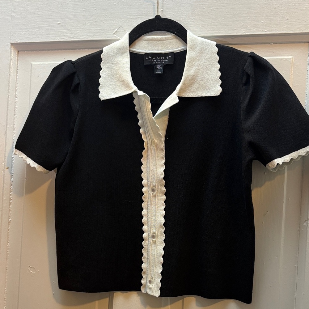 Laundry By Shelli Segal Black and White Button Down Shirt